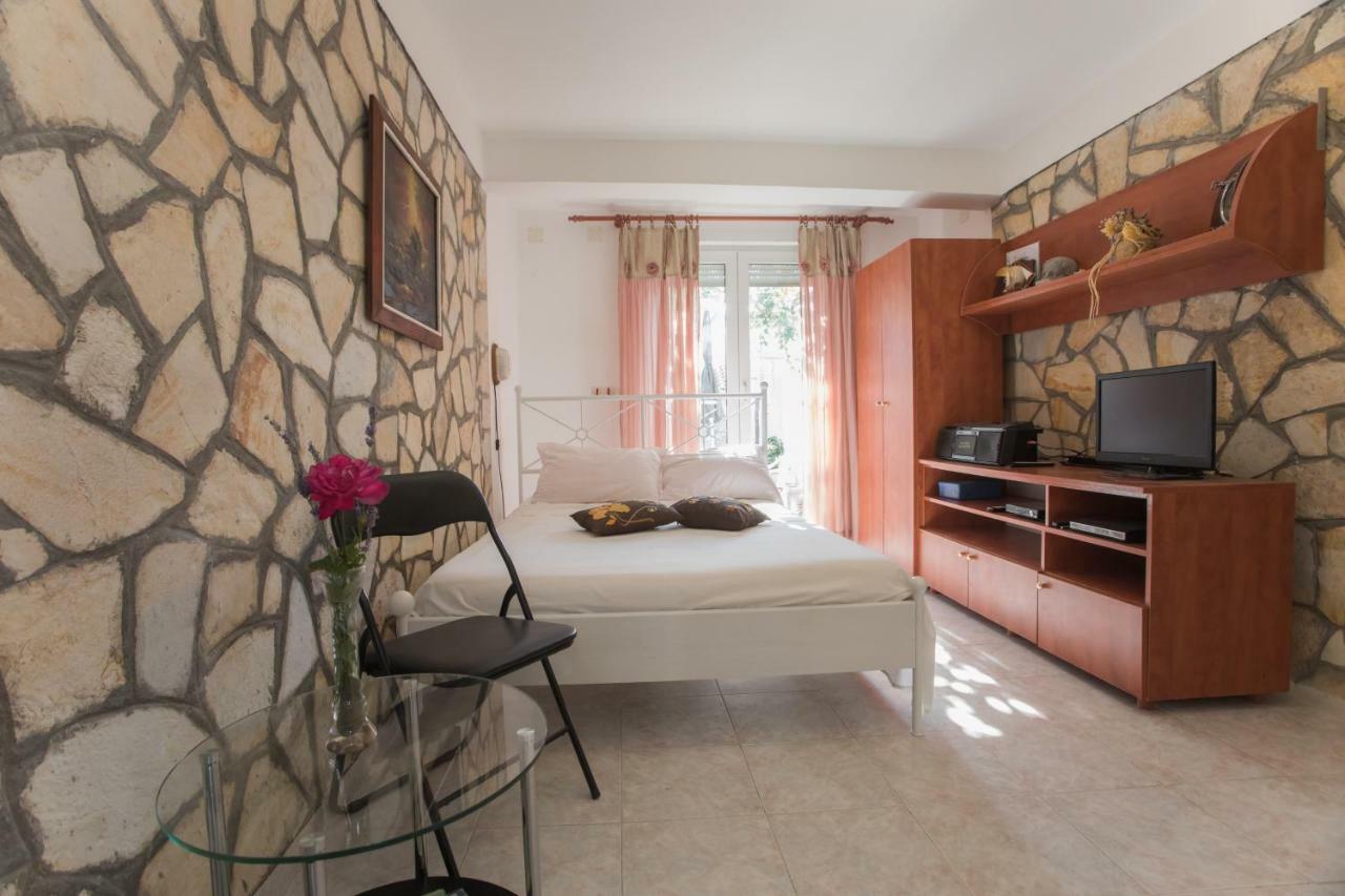 Apartment Ana 沃迪切 外观 照片